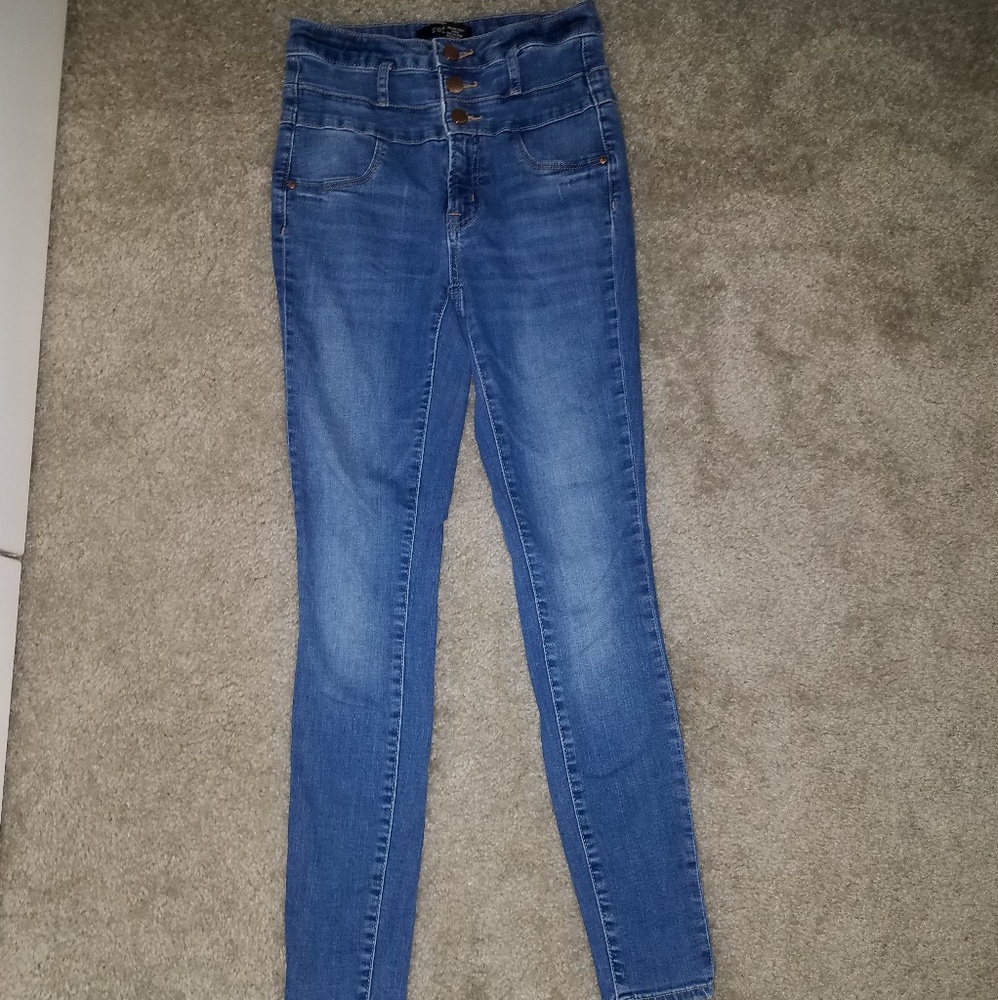 High Waisted Jeans